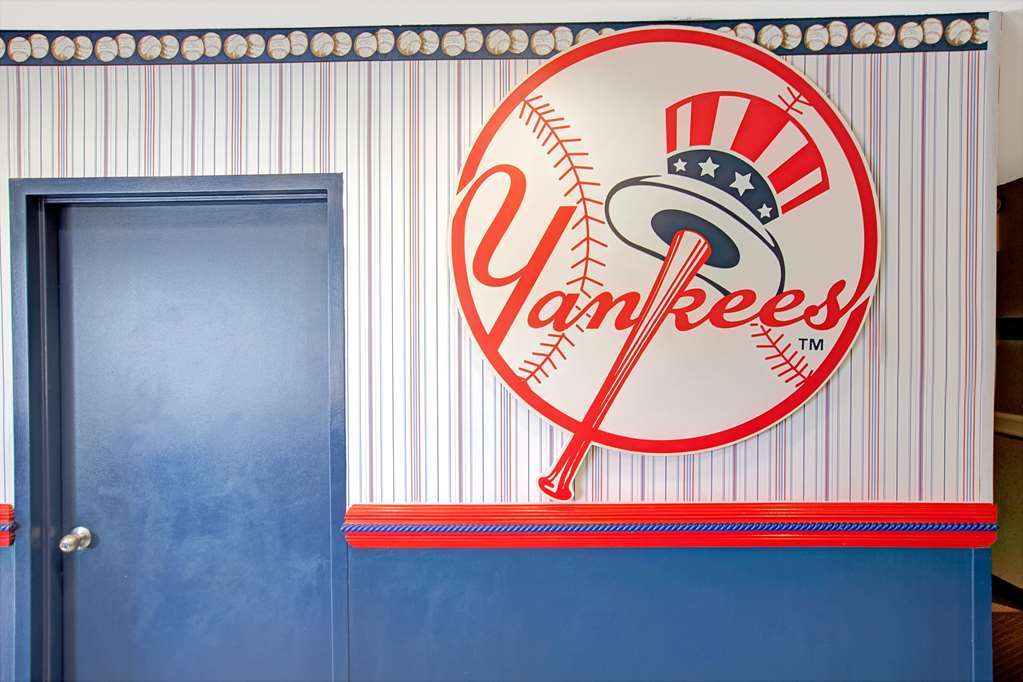 Khách sạn Yankee Stadium