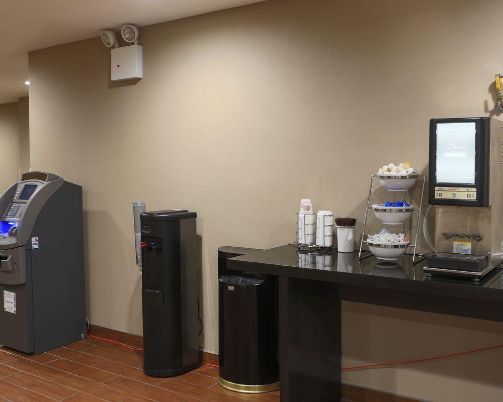 Days By Wyndham Brooklyn Borough Park Khách sạn