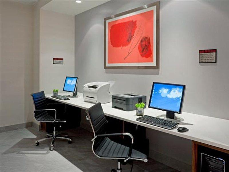 Khách sạn Fairfield & By Marriott Brooklyn 3*