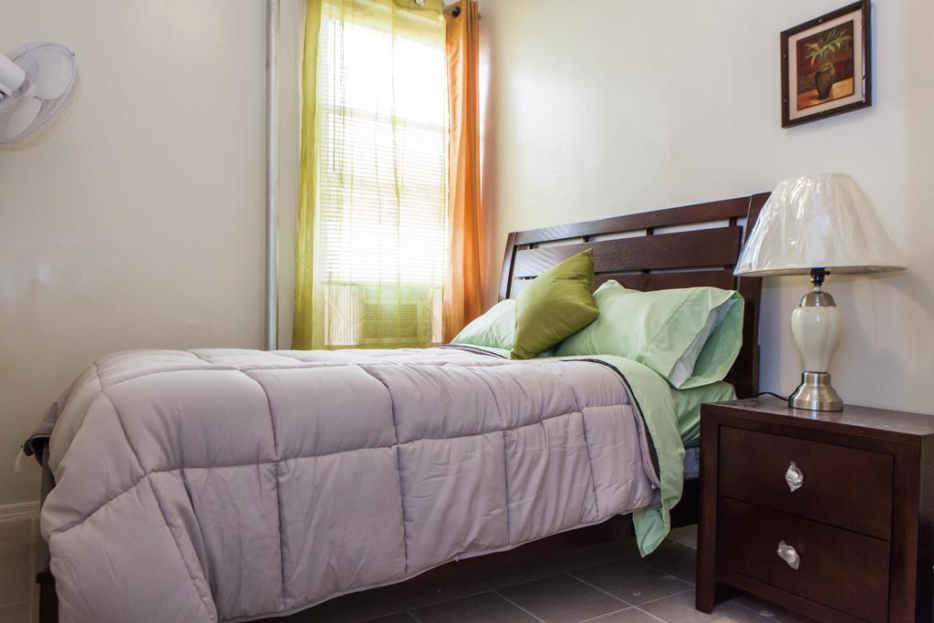 Studio And 1 Bedroom - Bronx