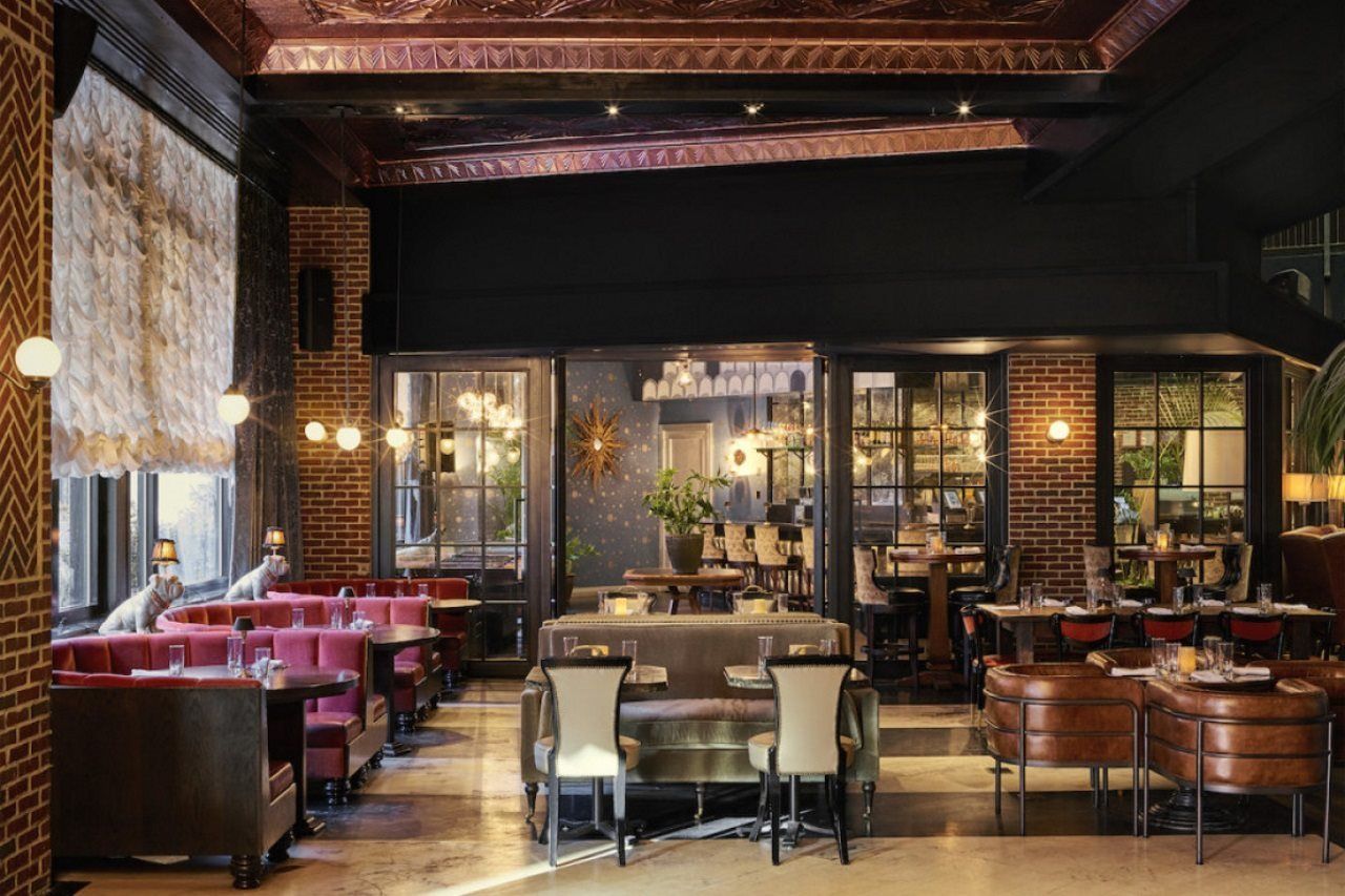 Khách sạn Roxy 4*