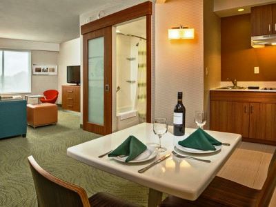 Khách sạn Springhill By Marriott Laguardia Airport 3*