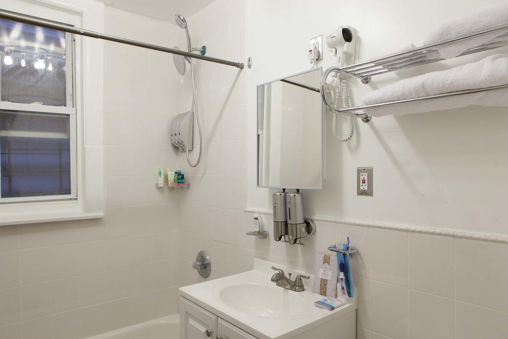 Studio And 1 Bedroom - Bronx New York