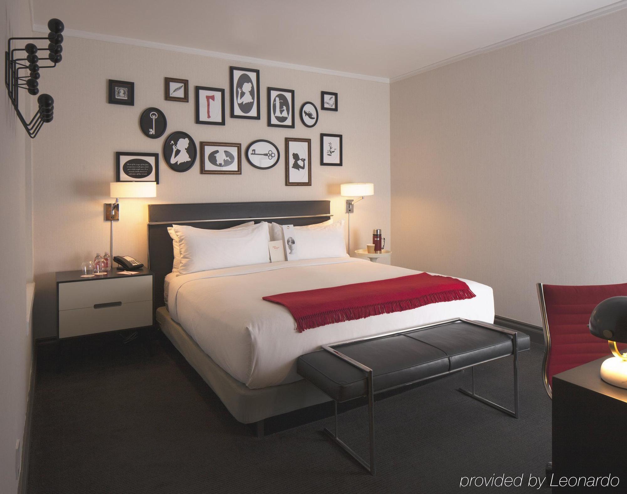 The Redbury Khách sạn 4*