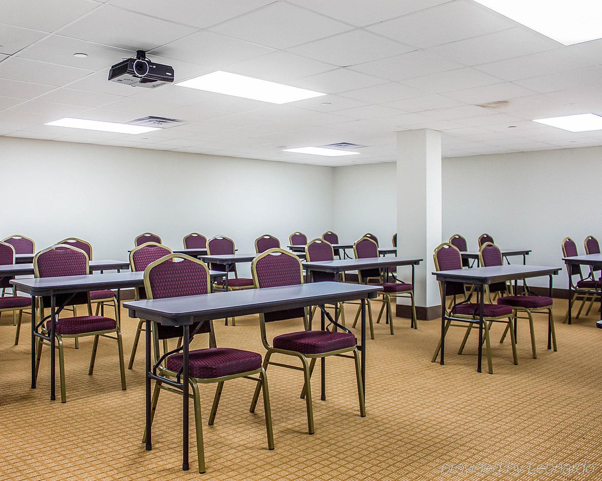 Khách sạn Days By Wyndham Brooklyn Borough Park 3*