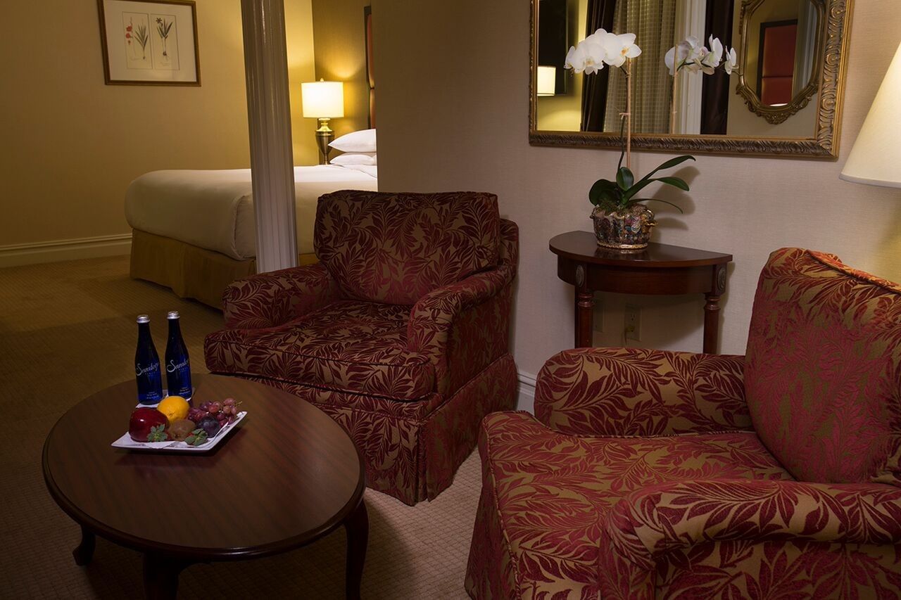 Khách sạn Fitzpatrick Grand 4*