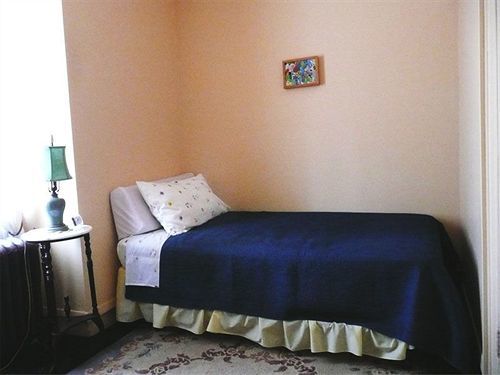 Khách sạn Place 2*