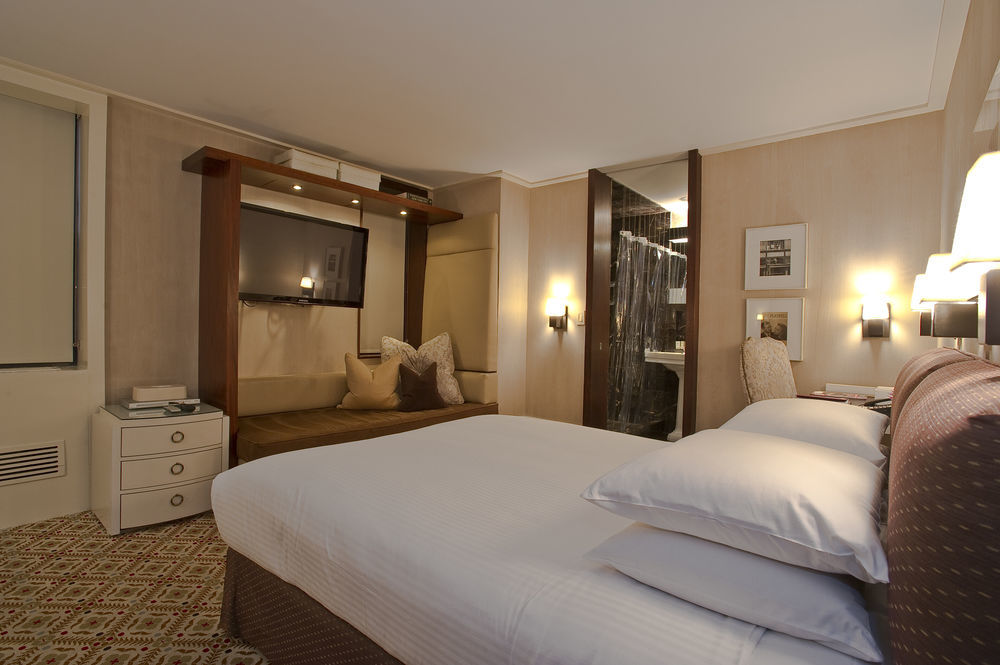 Khách sạn Club 4*