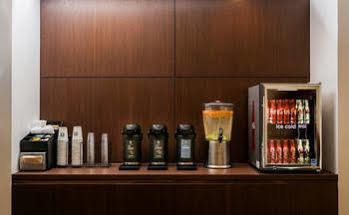 Courtyard By Marriott Long Island City/new York Manhattan View Khách sạn