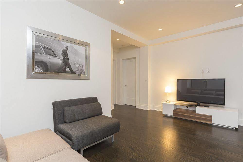 5th Ave Khách sạn 4*