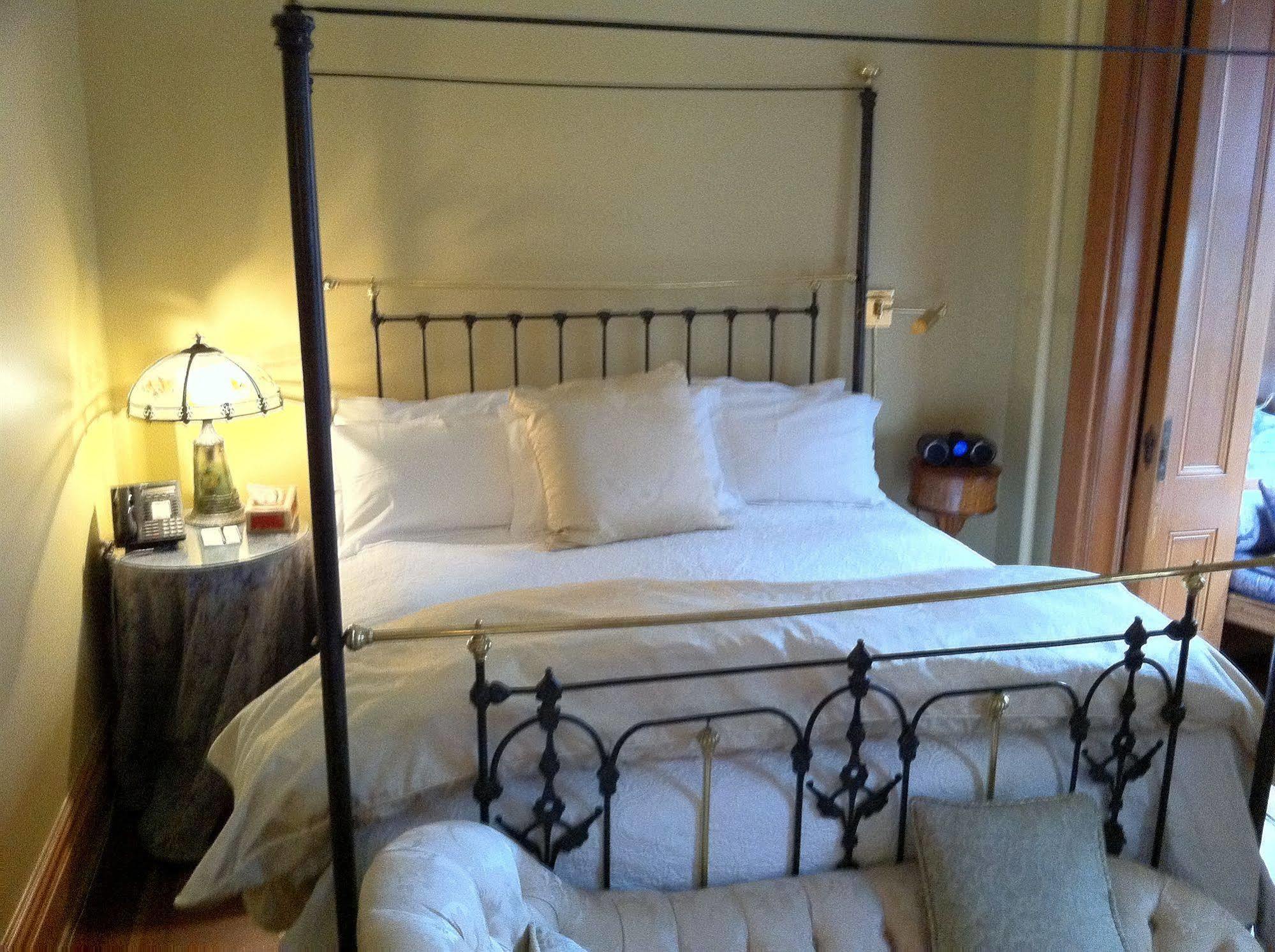 The At Irving Place Khách sạn 4*