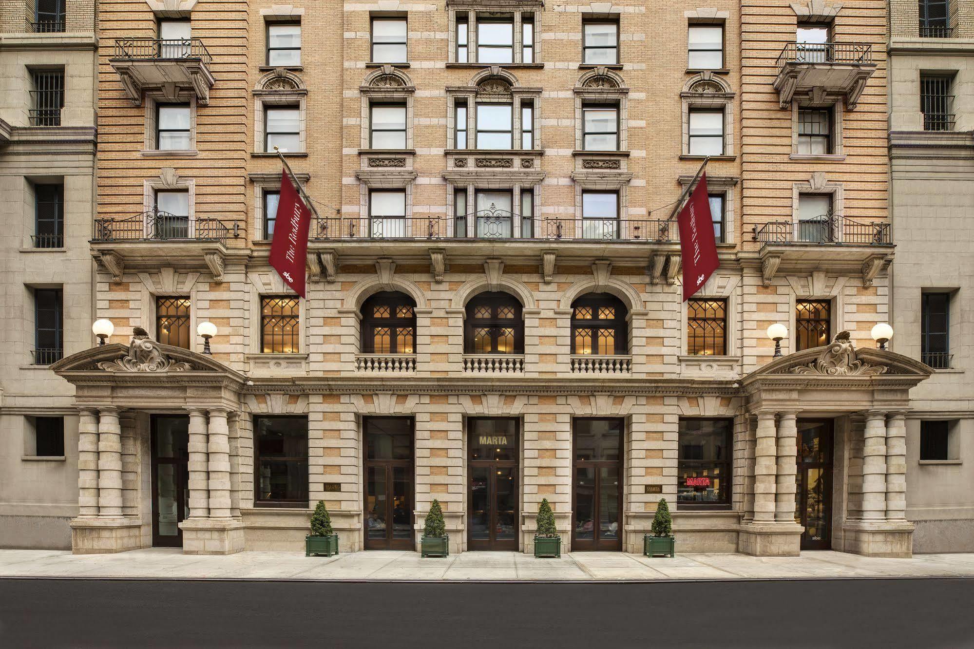 The Redbury Khách sạn 4*