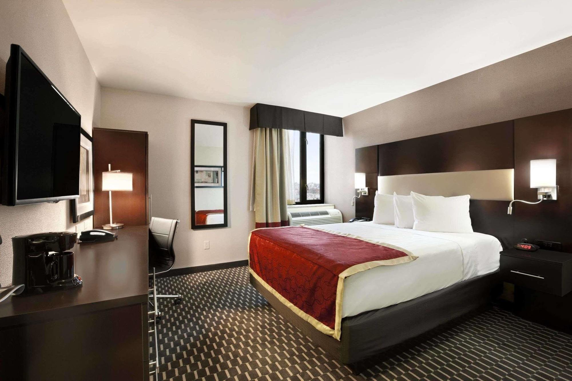 Howard Johnson By Wyndham Jamaica Ny Near Airtrain Jfk Khách sạn 3*