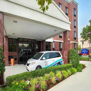 Khách sạn Fairfield By Marriott Laguardia Airport/astoria 3*