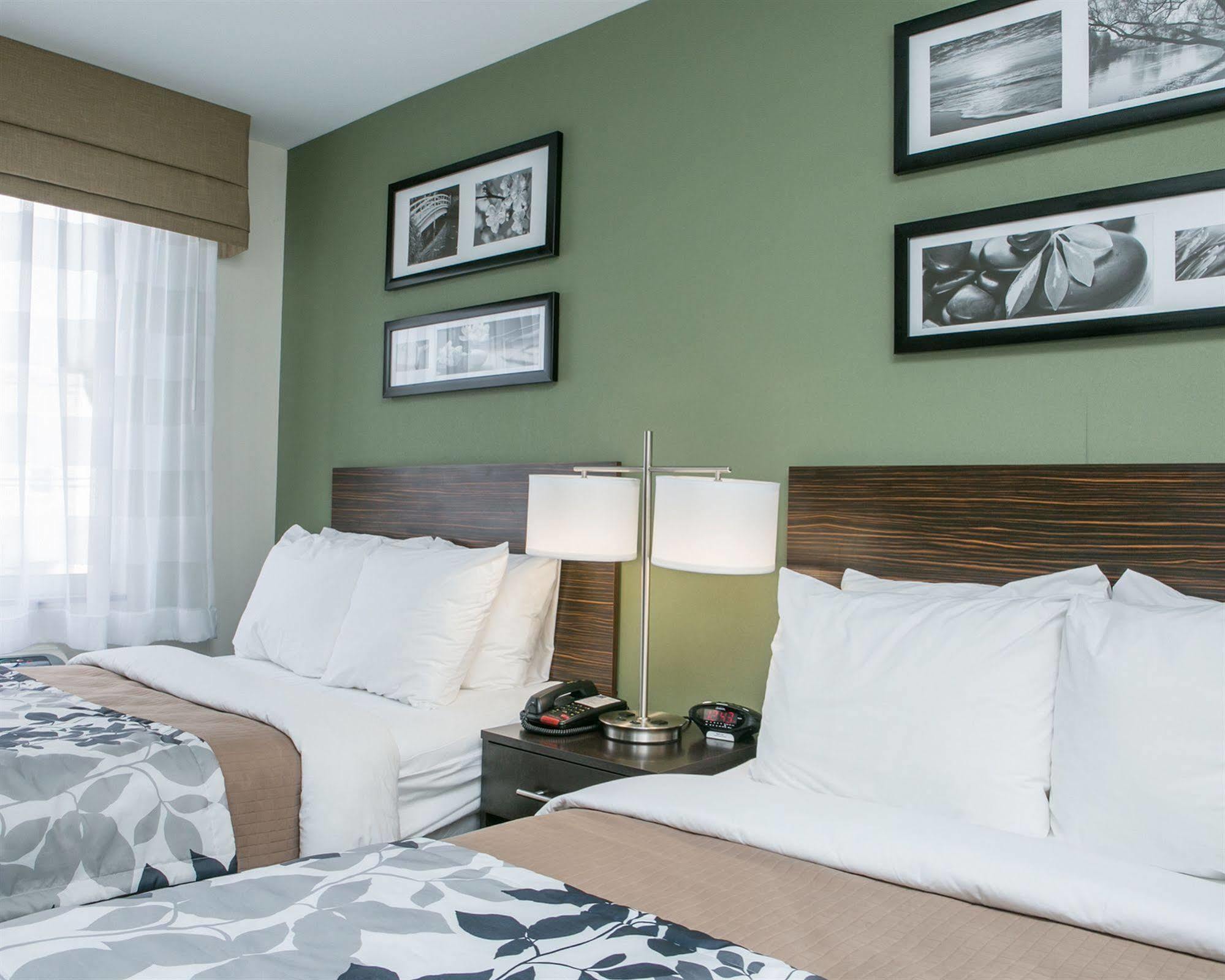 Khách sạn Days By Wyndham Brooklyn Borough Park New York