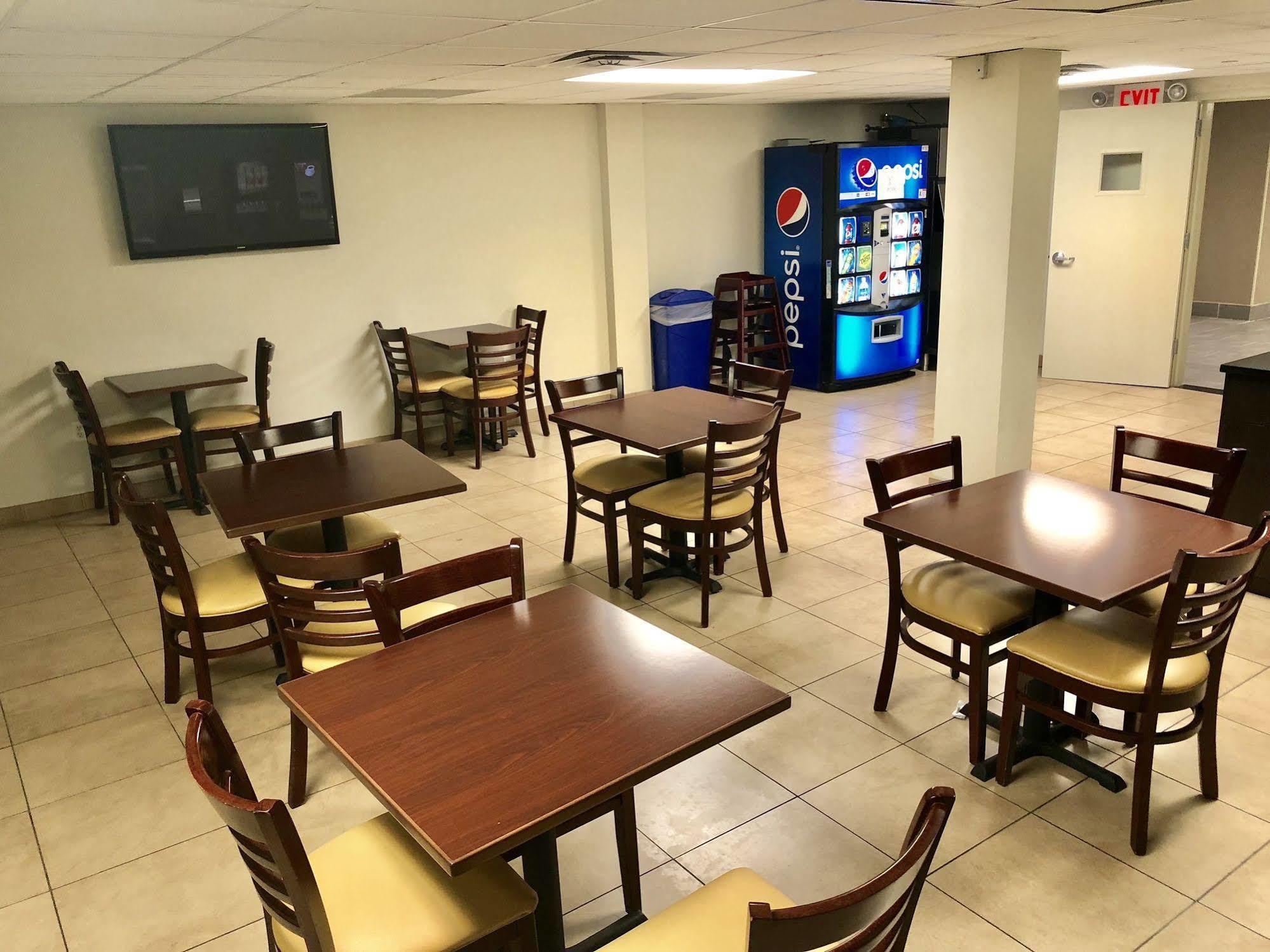 Days By Wyndham Brooklyn Borough Park Khách sạn