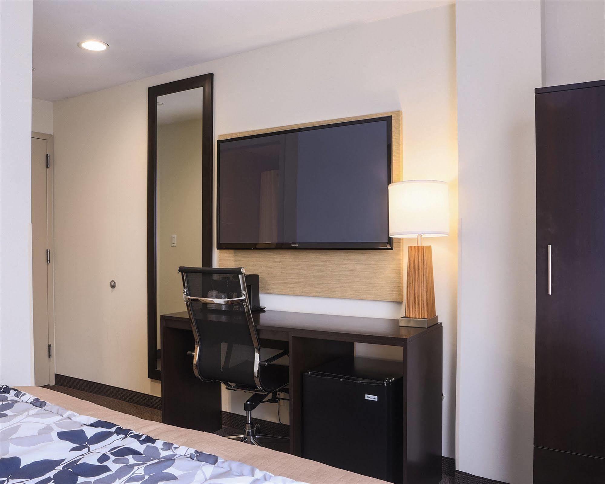 Days By Wyndham Brooklyn Borough Park Khách sạn