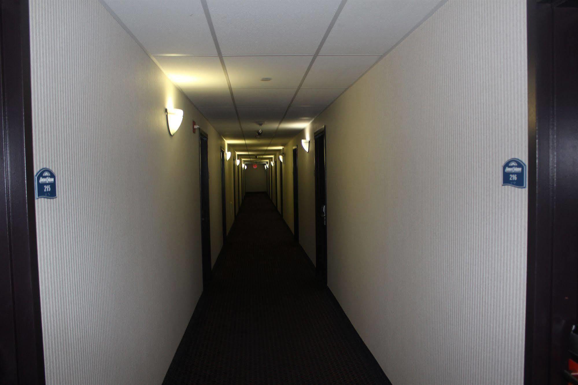 Howard Johnson Queens Village 2* Nova York