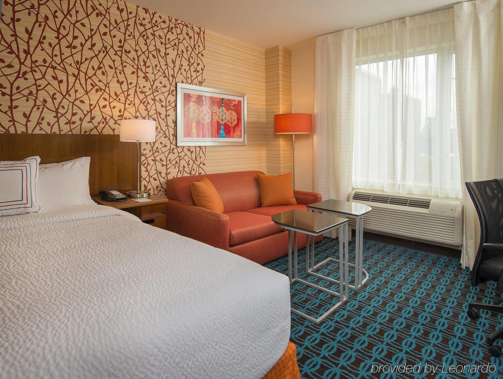 Khách sạn Fairfield & Manhattan/downtown East 3*