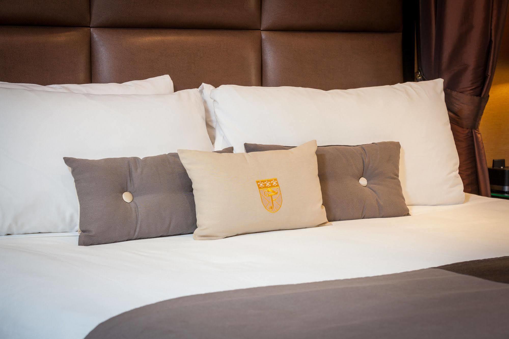 Fitzpatrick Grand Khách sạn 4*