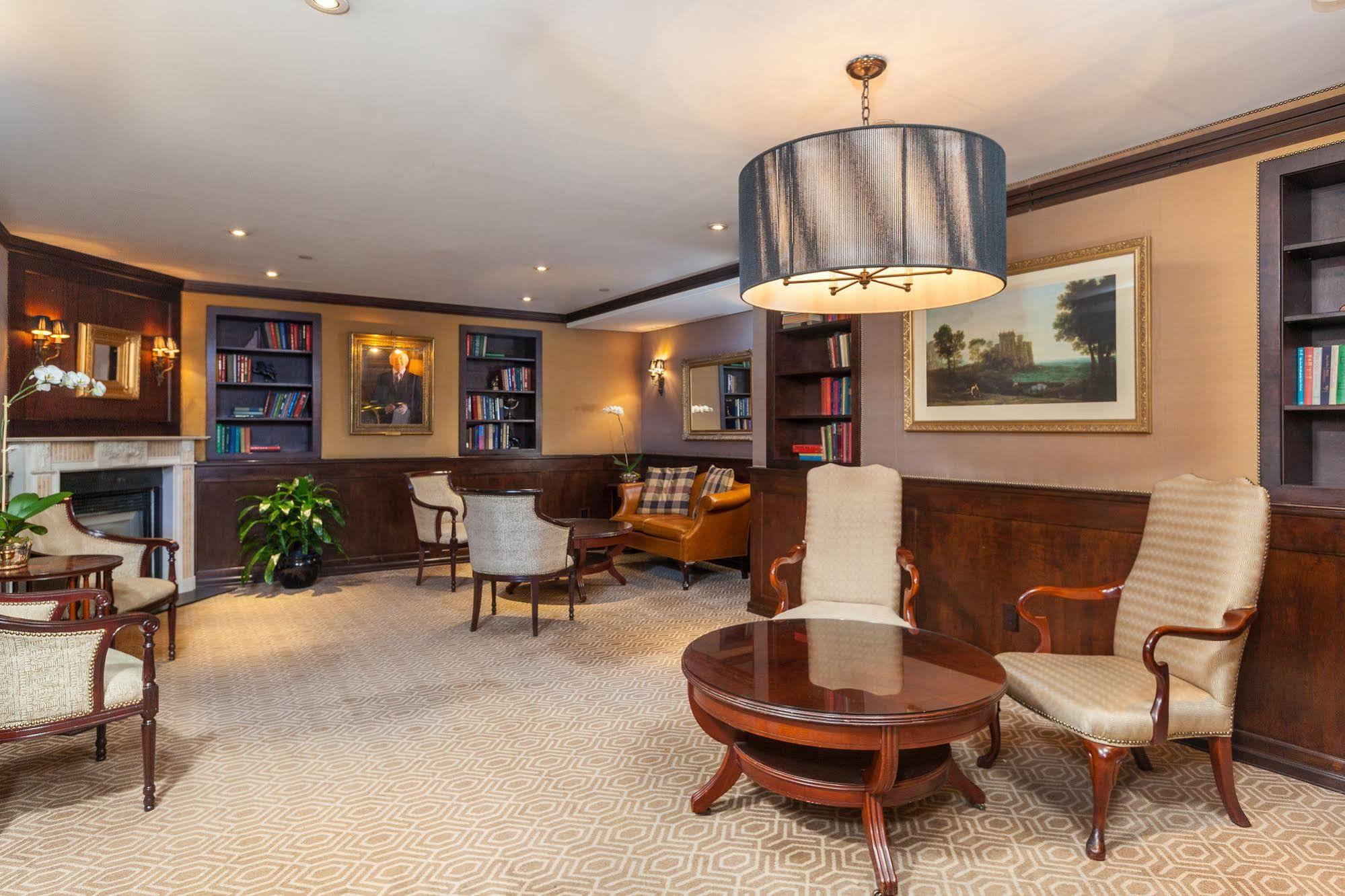Fitzpatrick Grand Khách sạn