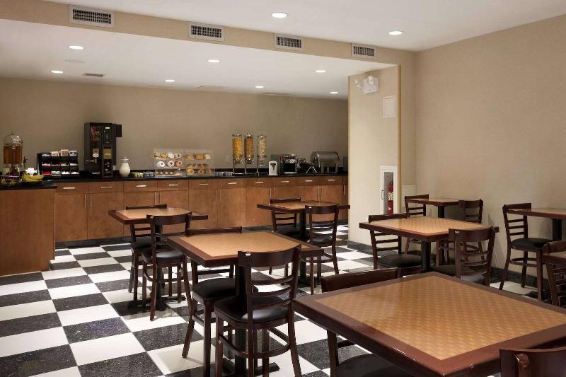 Khách sạn Wingate By Wyndham Jamaica Ny/ Airtrain Jfk 3*