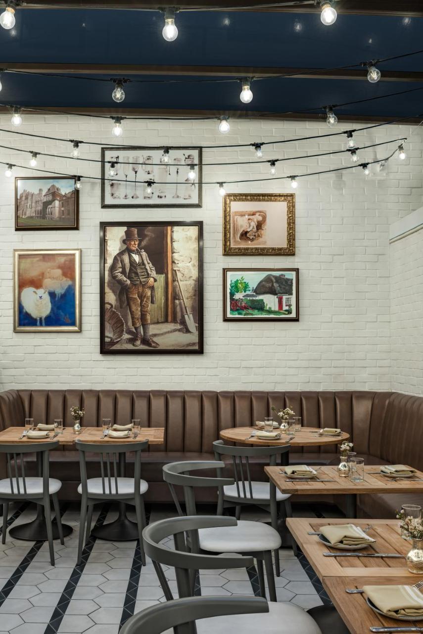Merrion Row And Public House Khách sạn