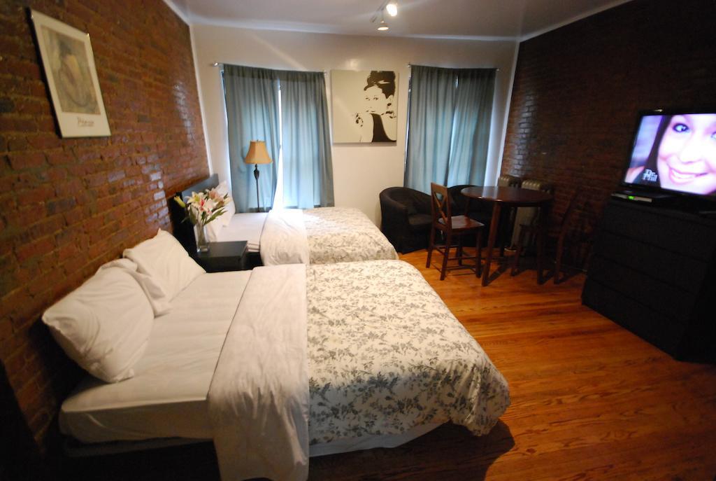 Studio In Times Square Apartment