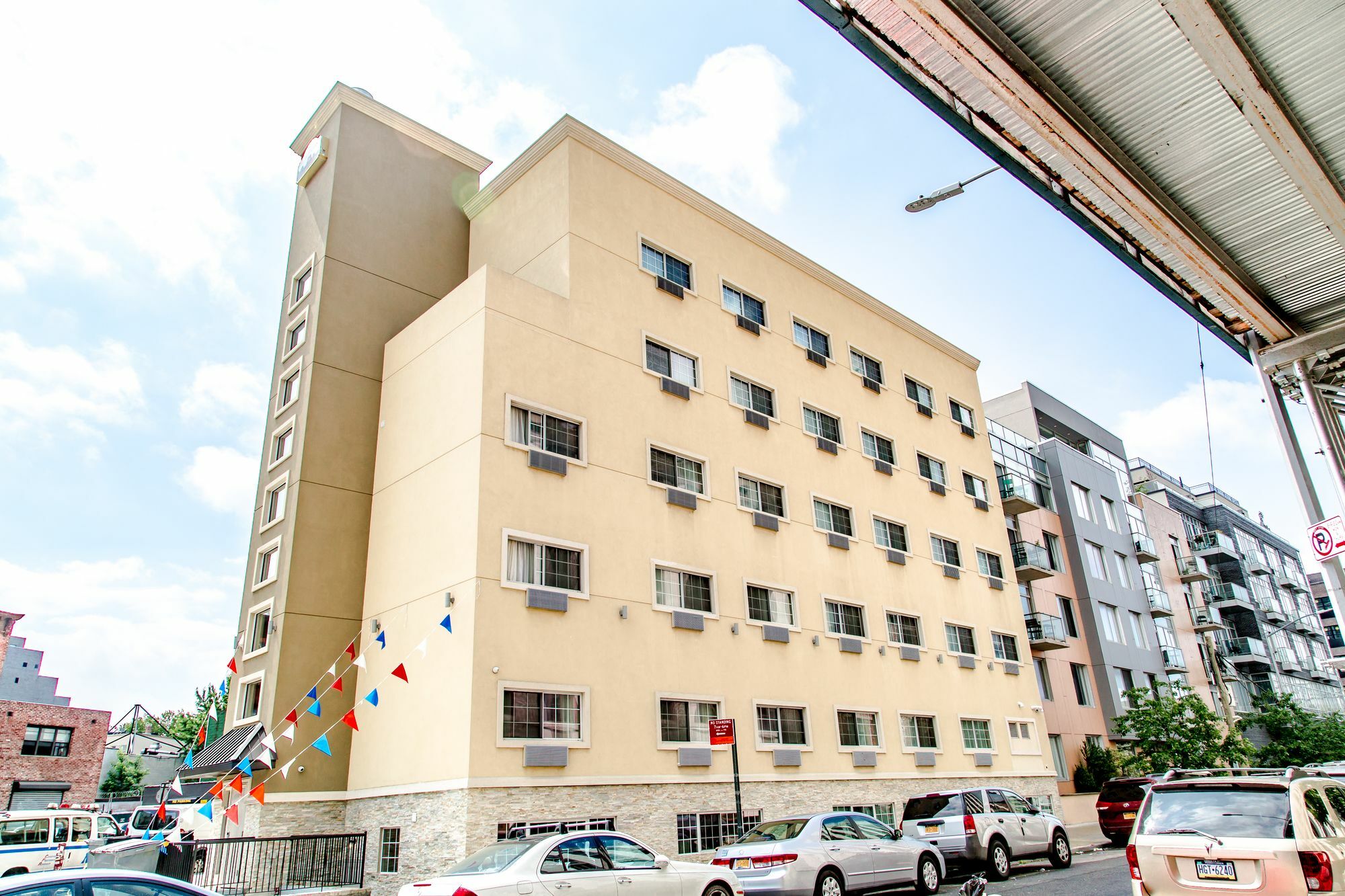 Hotel Metropolitan Hotel 2*
