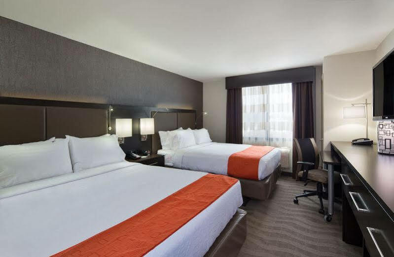 Khách sạn Fairfield & By Marriott Staten Island