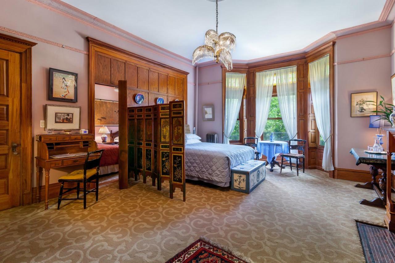 Manhattan Guest Suites Nhà khách 3*