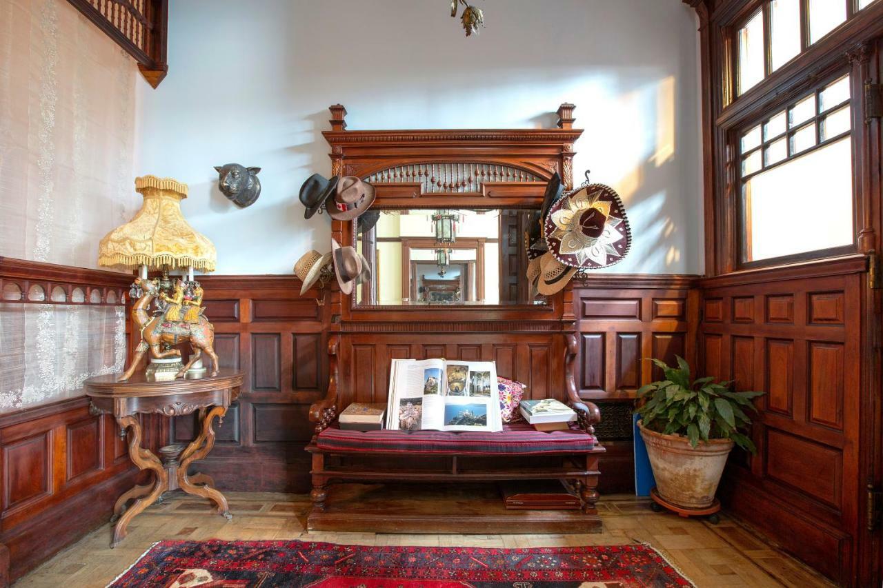 Nhà khách Manhattan Guest Suites 3*