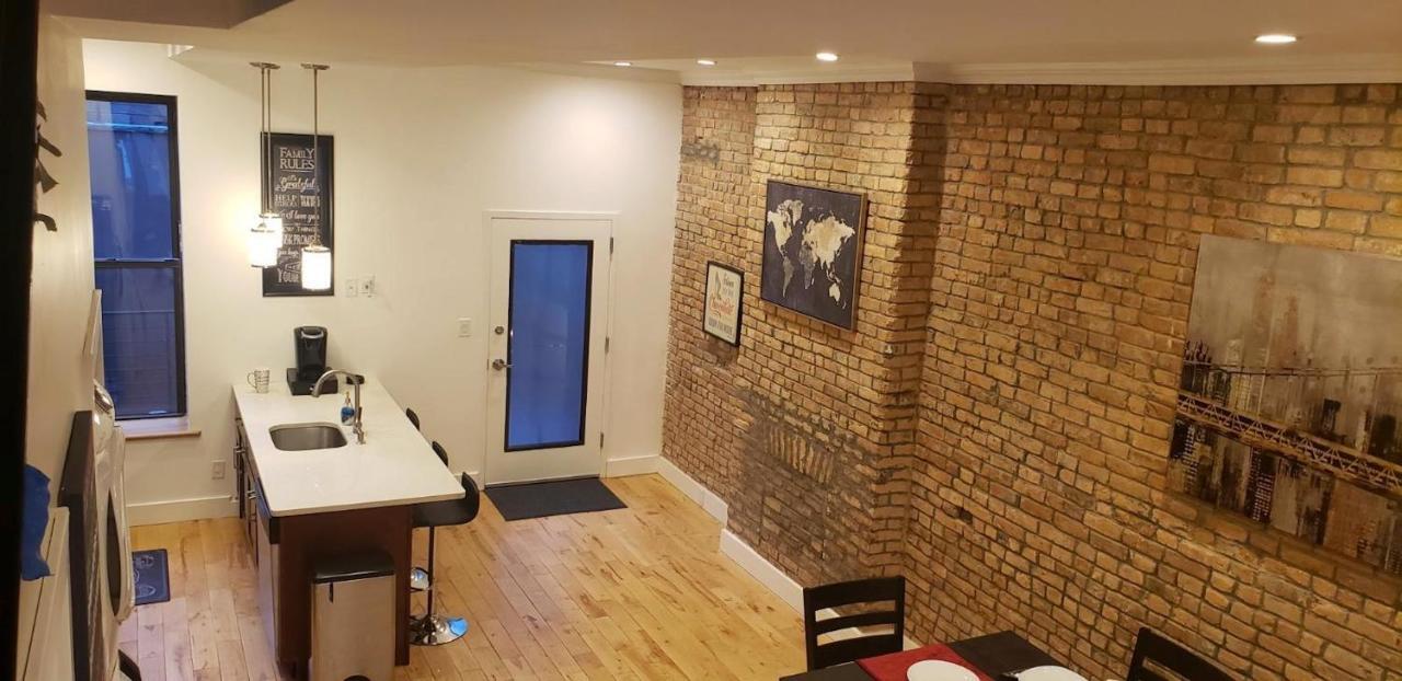Newly Renovated Duplex 2 Apartment