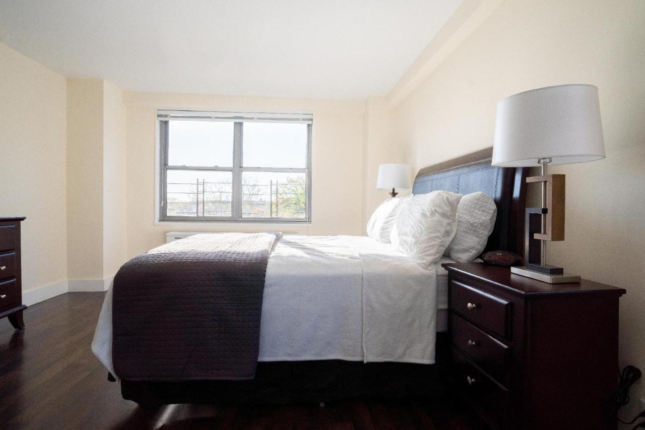 Queens Blvd Apartamento