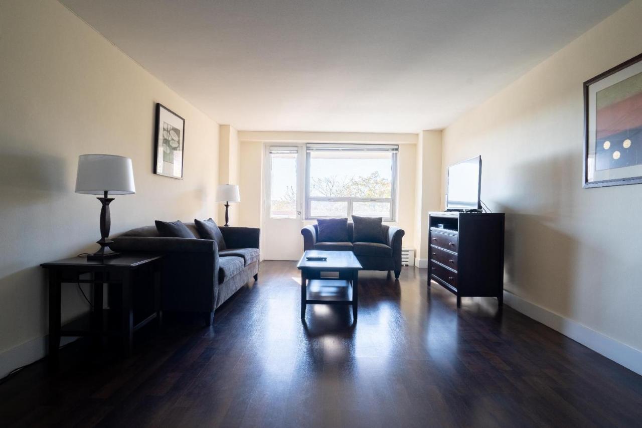 Queens Blvd Apartamento