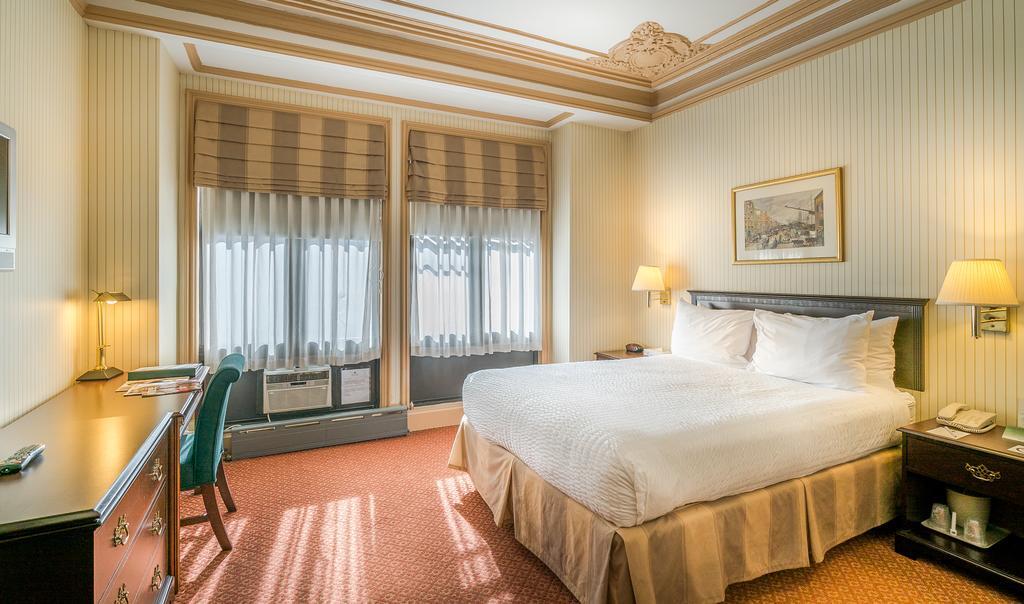 Wolcott Khách sạn 3*