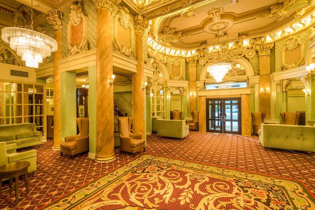Khách sạn Wolcott New York
