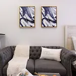 240-14 New Studio Prime Location W&D In Unit