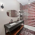 Landmarked Nyc Townhome - Sleeps 10 -Group-Friendly
