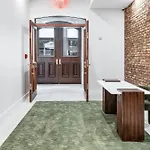 Landmarked Nyc Townhome - Sleeps 10 -Group-Friendly