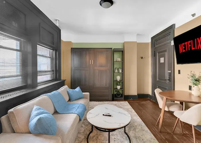 Cozy 2Br Apartment With Gym And Walk To Times Square