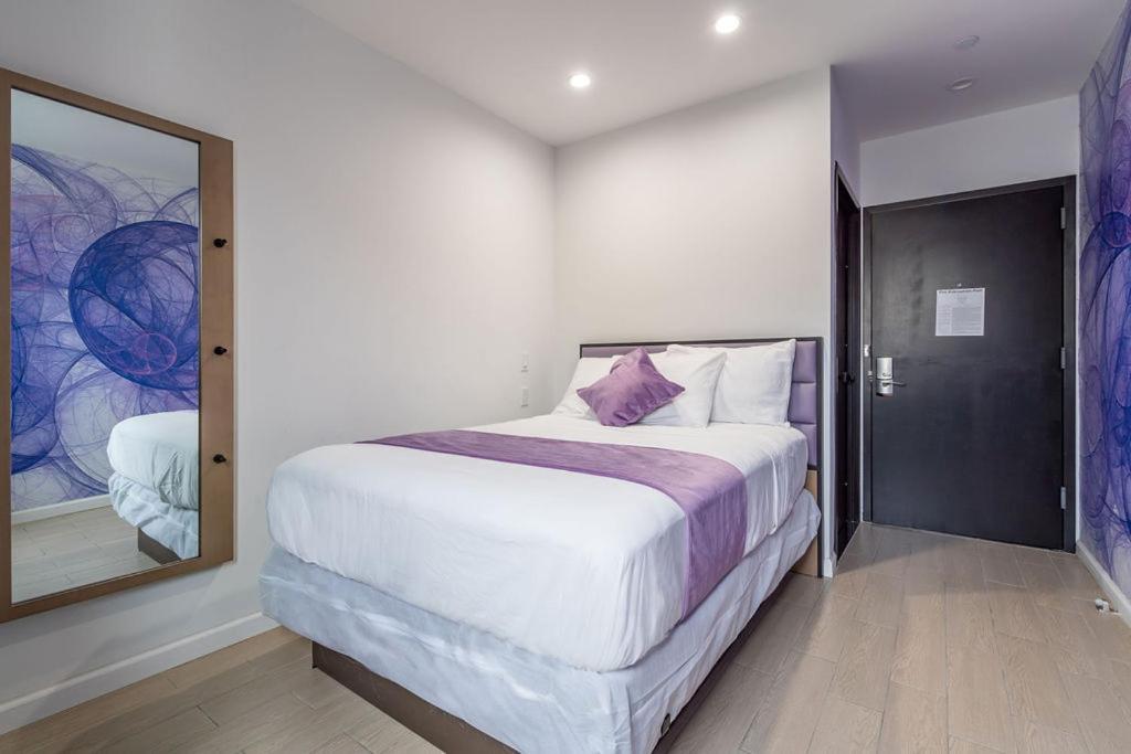 Ninety Five Fordham / St. Barnabas Hospital Khách sạn 4*