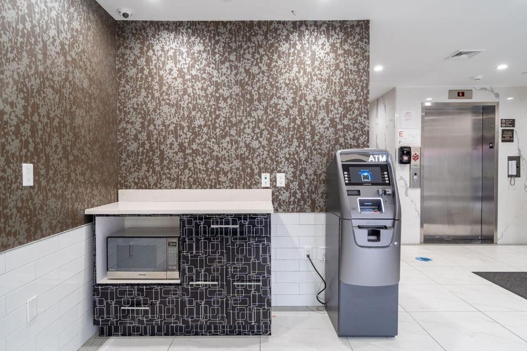Ninety Five Fordham / St. Barnabas Hospital Khách sạn 4*