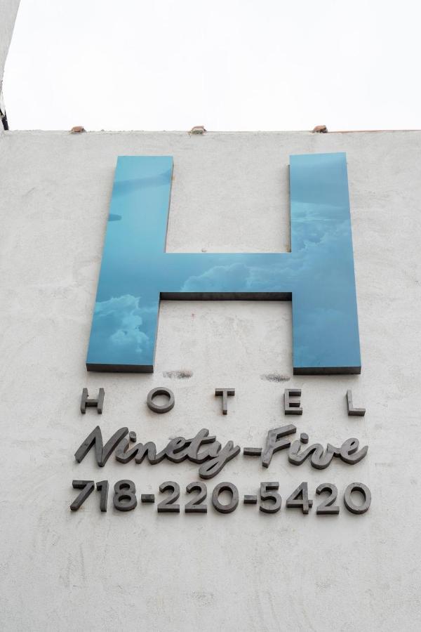 Ninety Five Fordham / St. Barnabas Hospital Khách sạn 4*