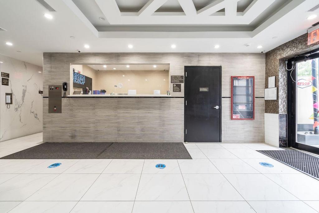 Ninety Five Fordham / St. Barnabas Hospital Khách sạn 4*