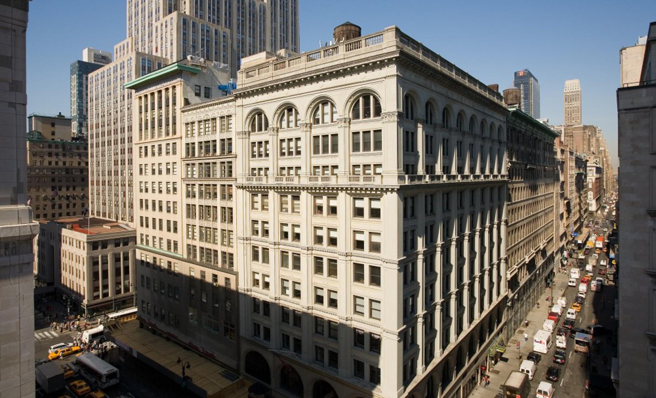 U Fifth Avenue, Empire State Building 3* Nova York