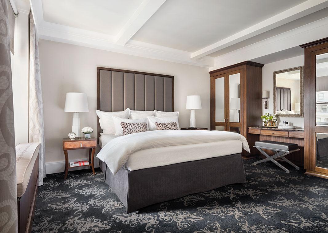 Khách sạn The Surrey 5*