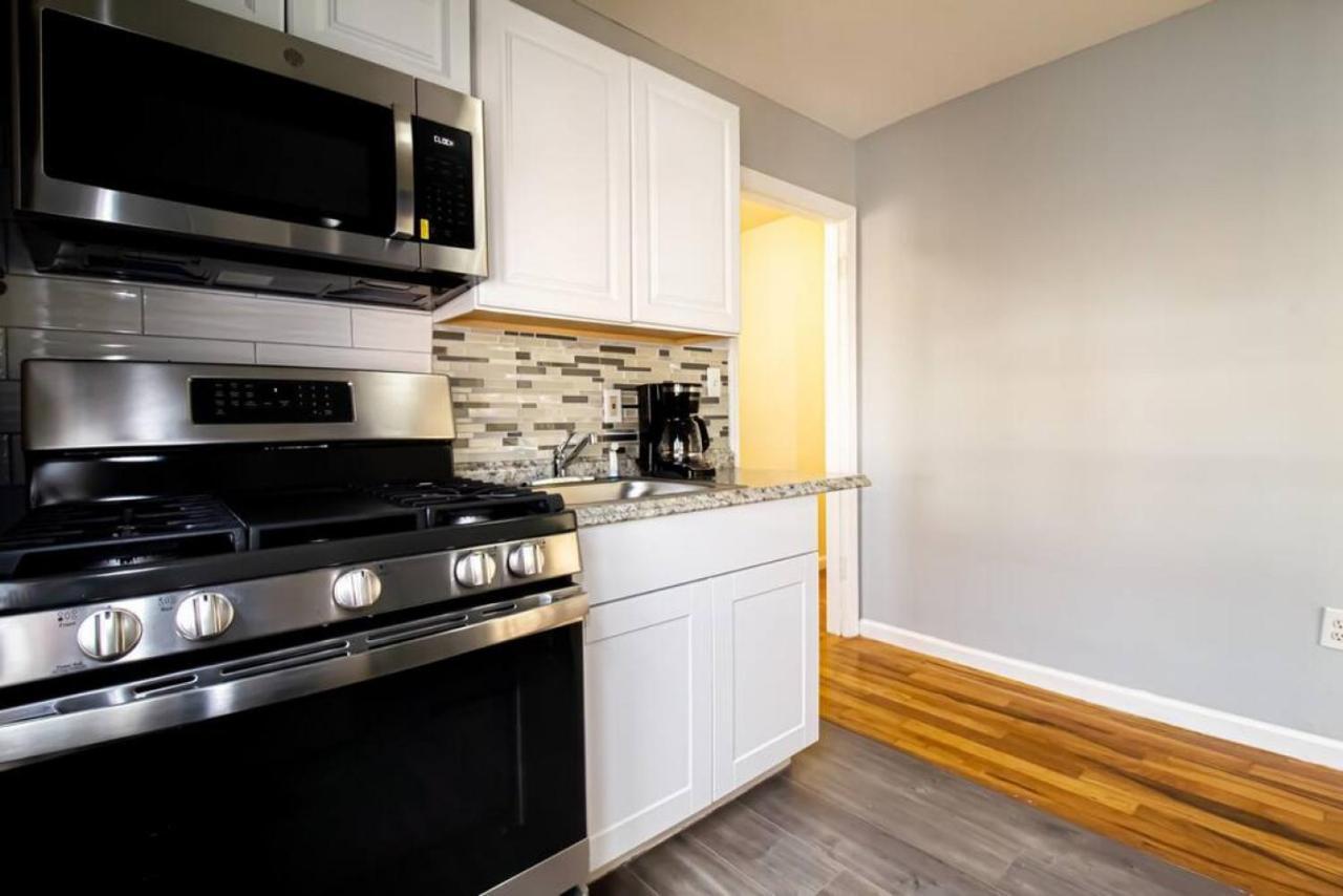 Căn hộ Cozy Shack 1 Bedroom Studio With Sofa And Full Kitchen In Elmhurst Ny *