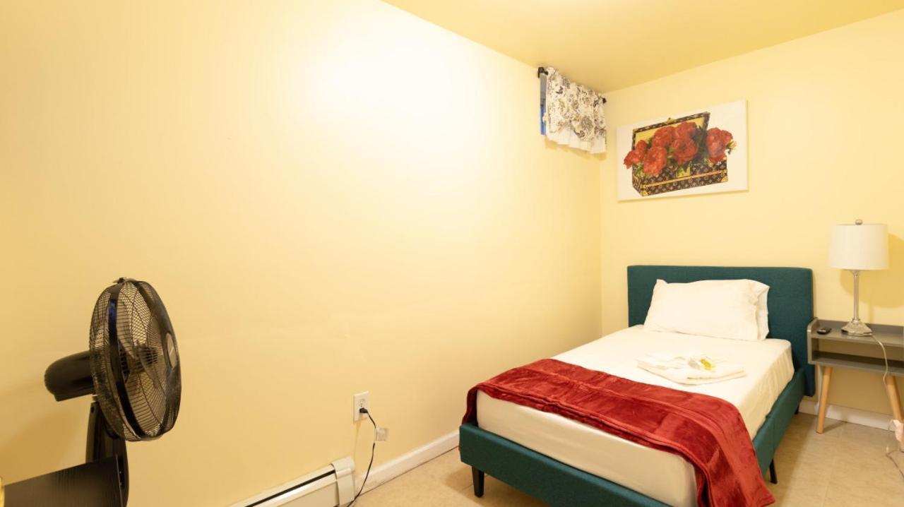 Cozy Shack 1 Bedroom Studio With Sofa And Full Kitchen In Elmhurst Ny Căn hộ *