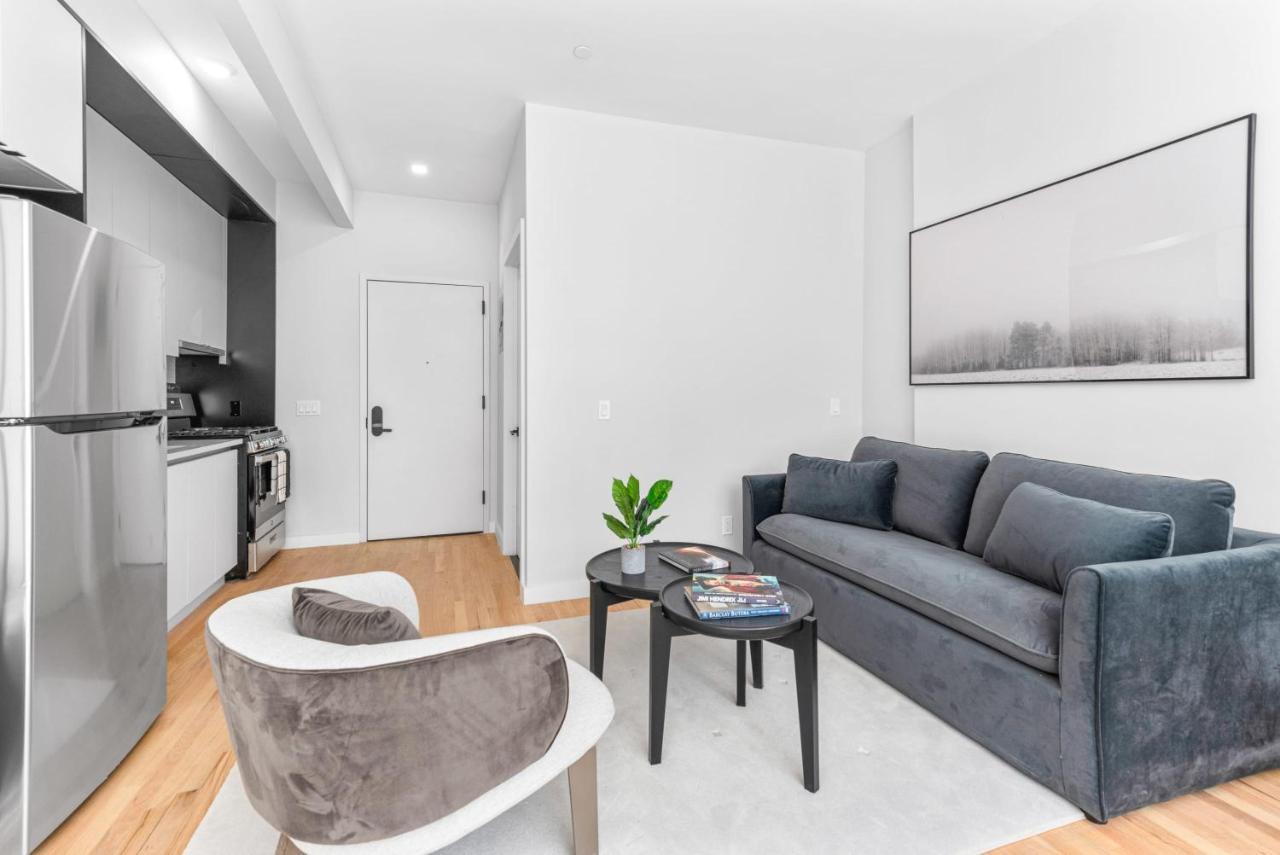 Luxe Studio Apt With Charming Juliet Balcony Nhà nghỉ New York